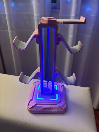 Soporte para cascos con luces LED