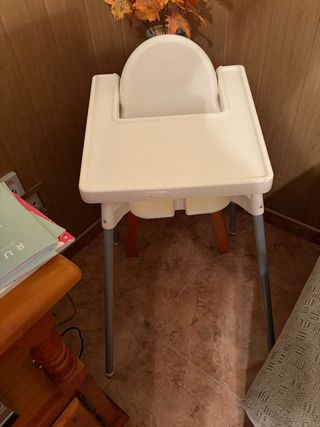 Trona de bebé blanca