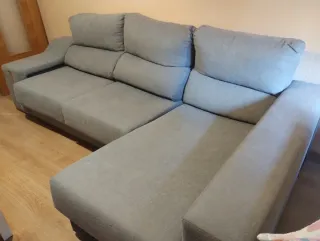 Sofá Cheslong gris tela