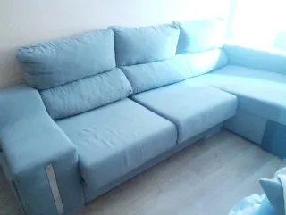 Sofá Cheslong gris tela