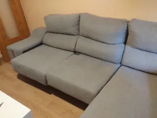 Sofá Cheslong gris tela