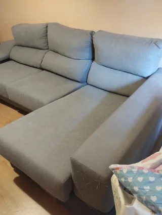 Sofá Cheslong gris tela