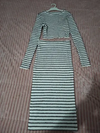 Conjunto Bershka falda larga y top S..