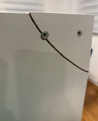 Escritorio en L blanco metal y madera