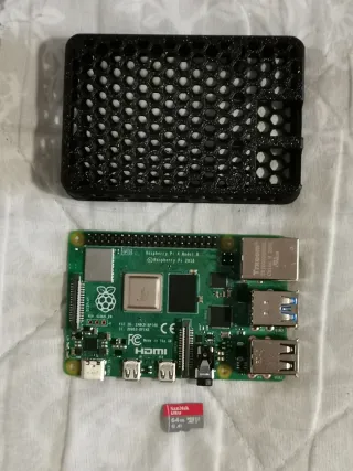 Raspberry Pi 4B 4GB + 32Gb + Caja