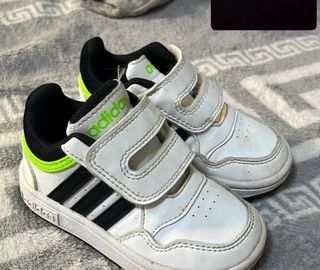 Zapatillas Adidas niño velcro blancas