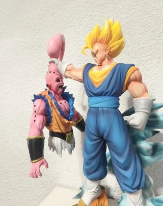 Figura Dragon Ball Z Vegito vs Majin Buu 32cm