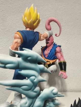Figura Dragon Ball Z Vegito vs Majin Buu 32cm
