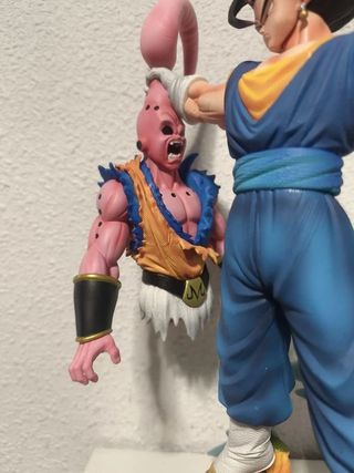 Figura Dragon Ball Z Vegito vs Majin Buu 32cm
