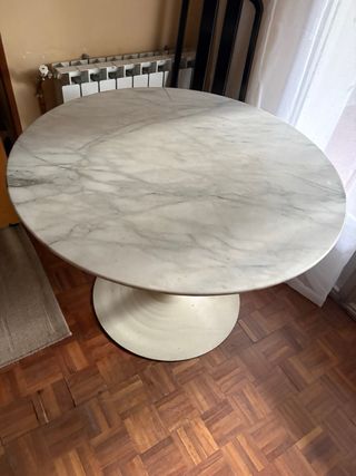 Mesa redonda mármol y base beige