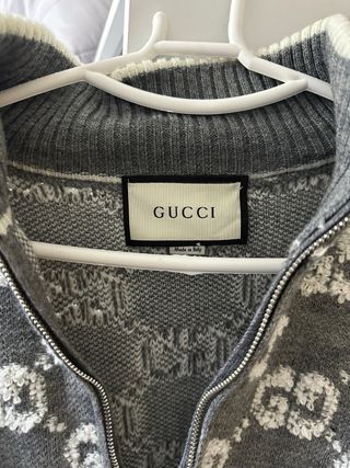 Chaqueta Gucci Gris y Blanca GG