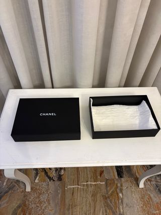 Scatola  Chanel originale con fiocco