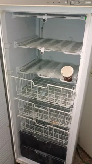 Congelador vertical Aspes