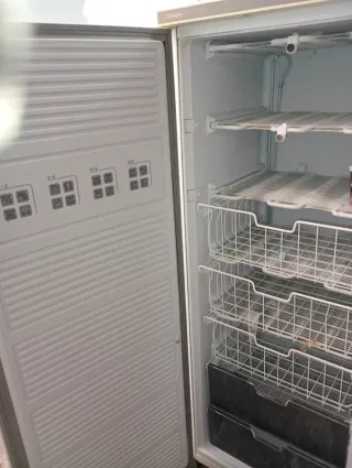 Congelador vertical Aspes