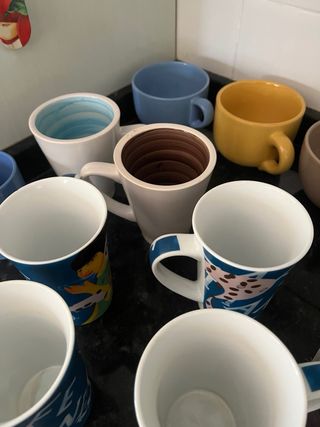 Tazas de desayuno diferentes colores y medidas