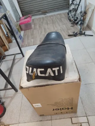 Asiento Ducati Clásica Negro