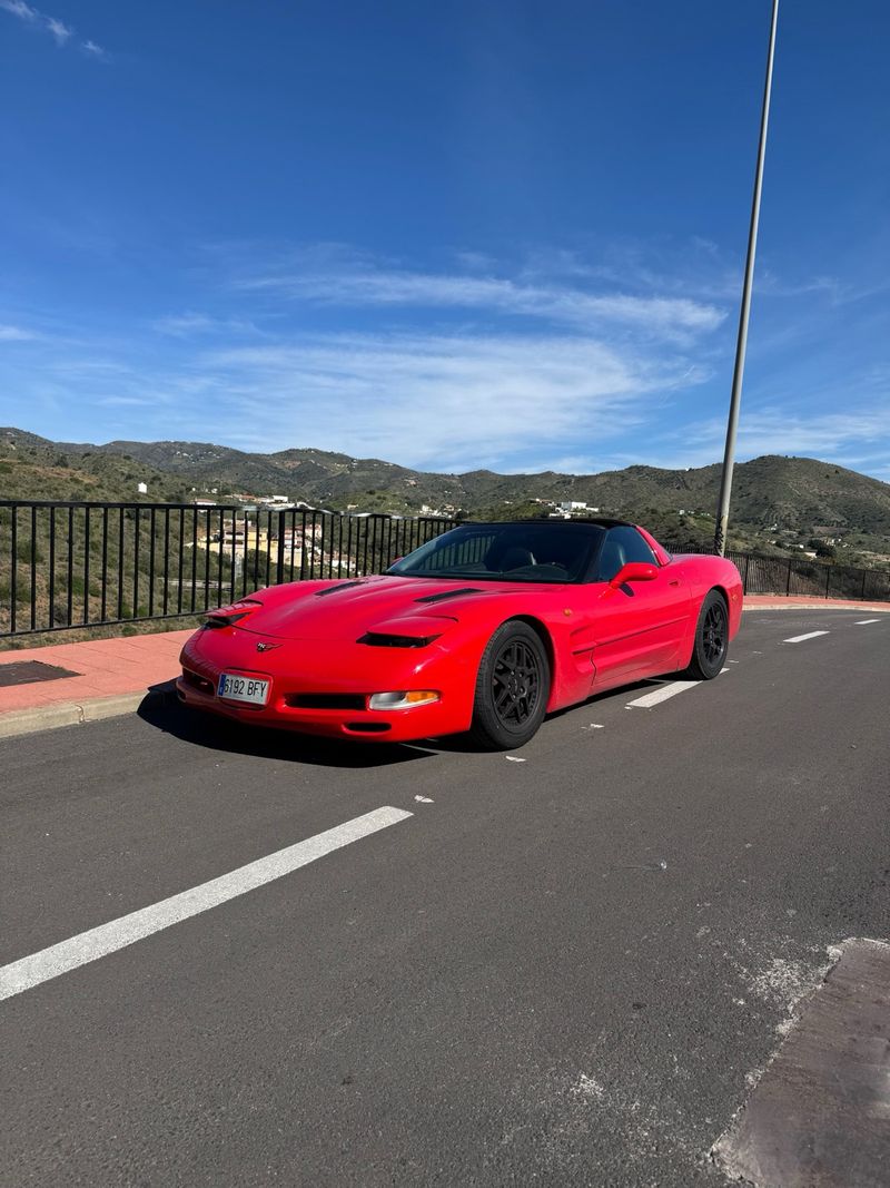 Chevrolet Corvette 1999 - foto 1