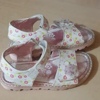 Sandali bimba n. 28 floreali Primigi.