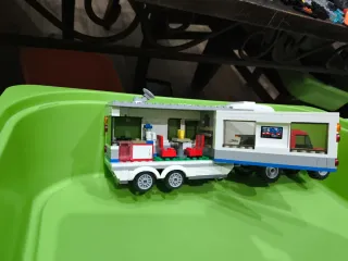 Lego City Pickup y Caravana