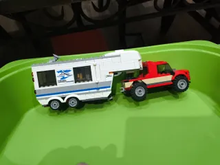 Lego City Pickup y Caravana