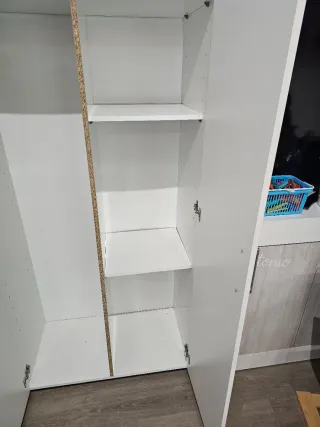 Armario Escobero Blanco