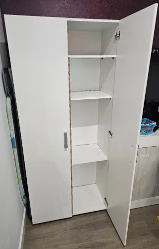 Armario Escobero Blanco