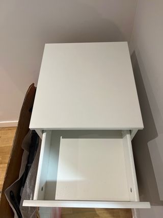 Mesa de noche Ikea blanca