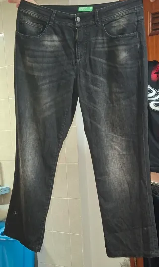 Pantalón vaquero negro United Colors of Benetton