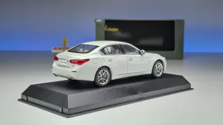 Nissan Skyline 350GT Hybrid 1/43 Kyosho