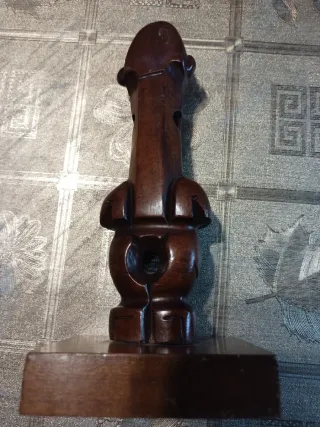Escultura Vómica Madera Tallada