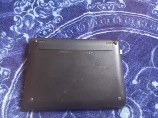 Mini portátil HP Negro le falta el cargador