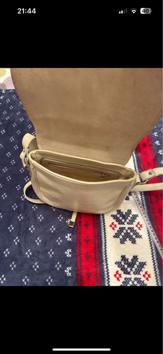 Bolso bandolera de piel beige