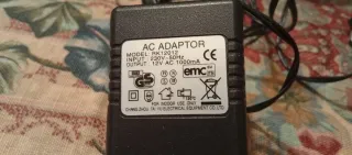 Teclado Yamaha PortaSound PSS-140 CON SU CARGADOR