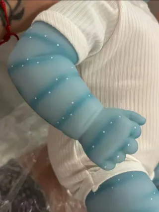 Bebé Reborn Avatar Azul brilla en oscuridad oferta