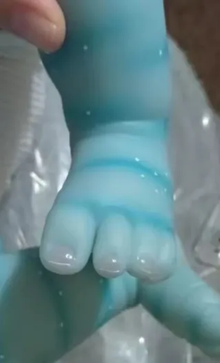 Bebé Reborn Avatar Azul brilla en oscuridad oferta