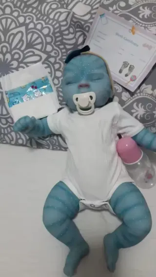 Bebé Reborn Avatar Azul brilla en oscuridad oferta