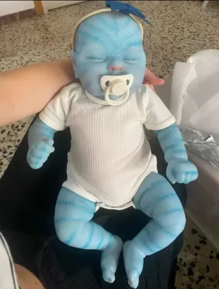 Bebé Reborn Avatar Azul brilla en oscuridad oferta