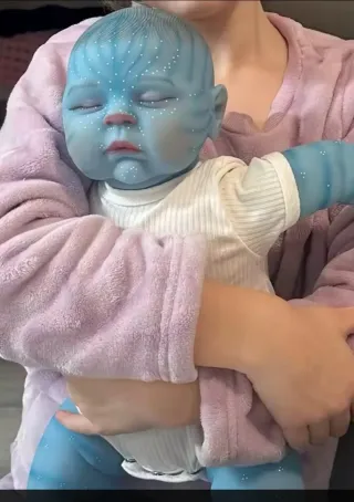 Bebé Reborn Avatar Azul brilla en oscuridad oferta