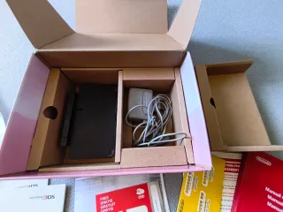 Nintendo 3DS Rosa Completa en Caja