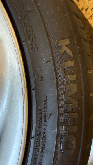 Llantas Ford 16 pulgadas con neumáticos 70%