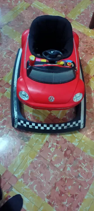 Andador infantil coche rojo