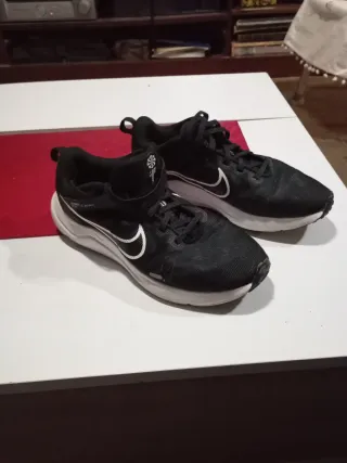 Zapatillas Nike Running Mujer Negras y Blancas