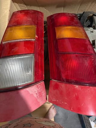 Pilotos traseros Renault Super 5