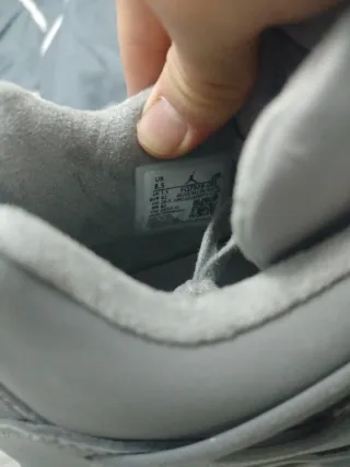 Air Jordan 4 Retro wet cement