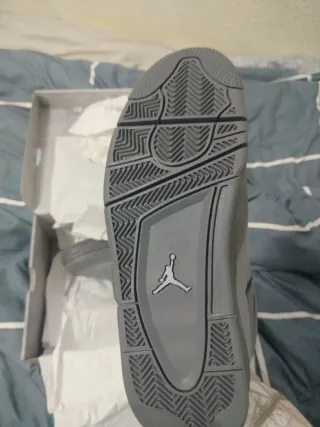 Air Jordan 4 Retro wet cement