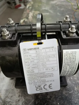 Bomba de diafragma Yamada NDP-5 FVT