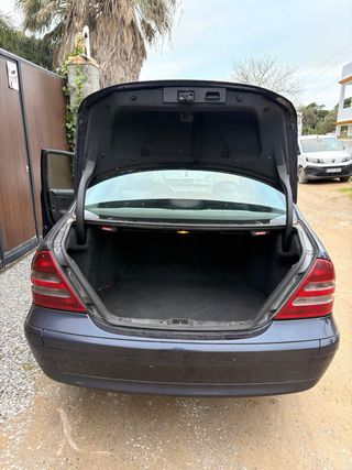 Mercedes-Benz Clase C 2004