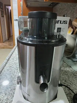 Licuadora Taurus LIQUAFRUTS PRO COMPACT