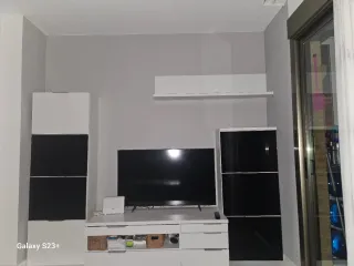 Librería modular blanca y negra