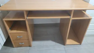 Mesa de estudio de madera  Con 2 cajones.130X60cm